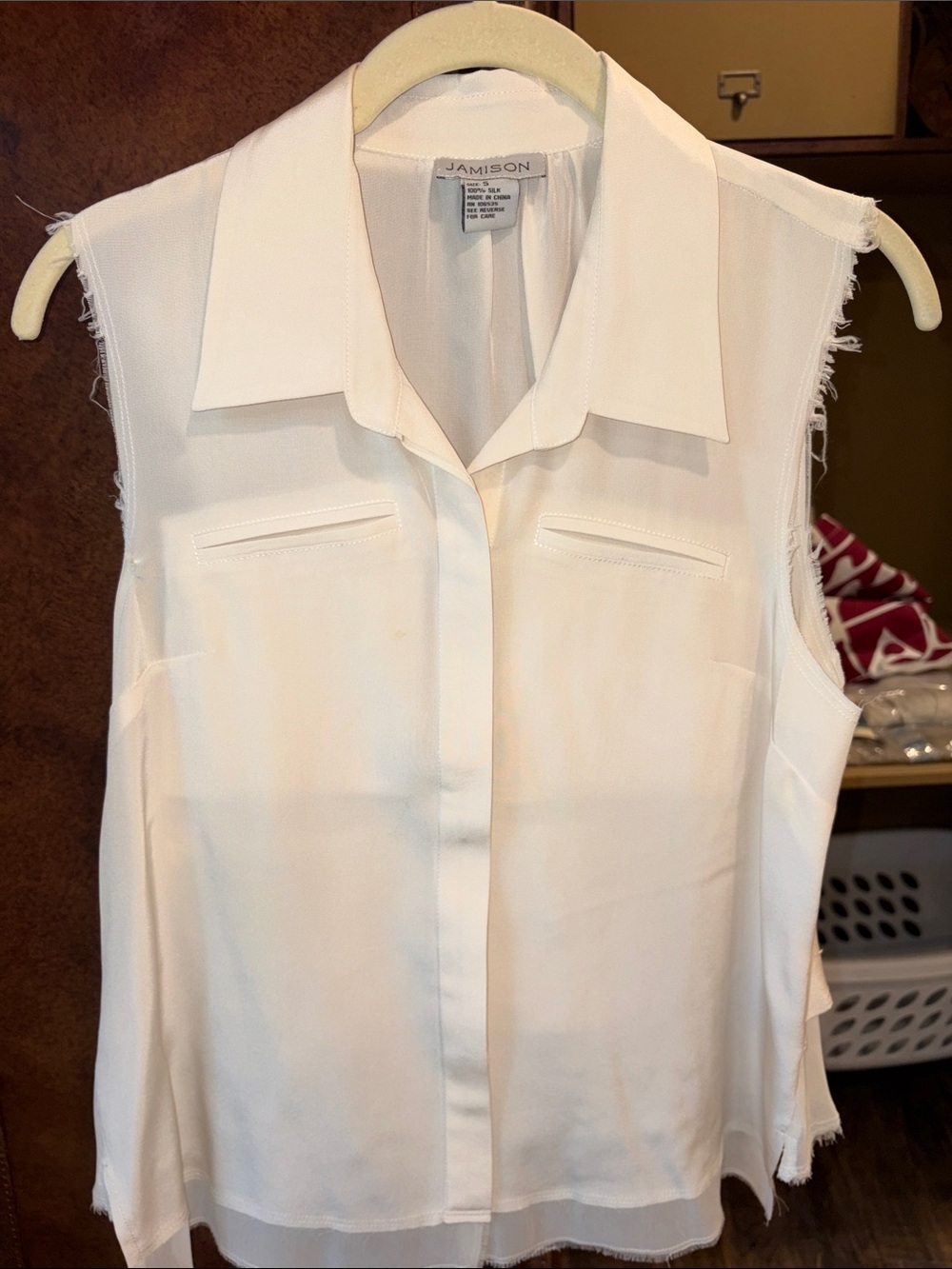 Jamison Women's Sleeveless 100% silk Button-Front Blouse in cream